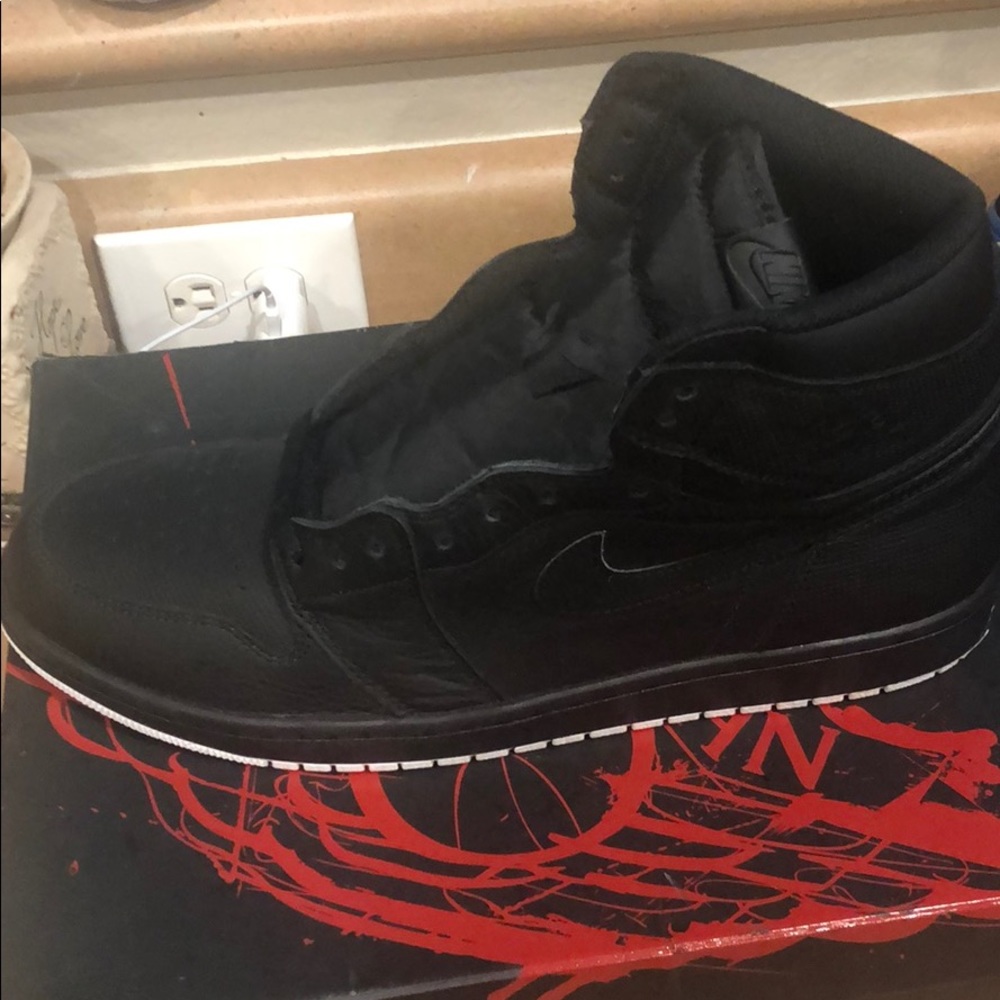 Jordan 1 high og left shoe only display amputee